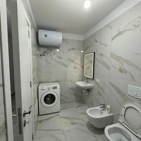 Relux Tirana * Shkoze (Tirana)